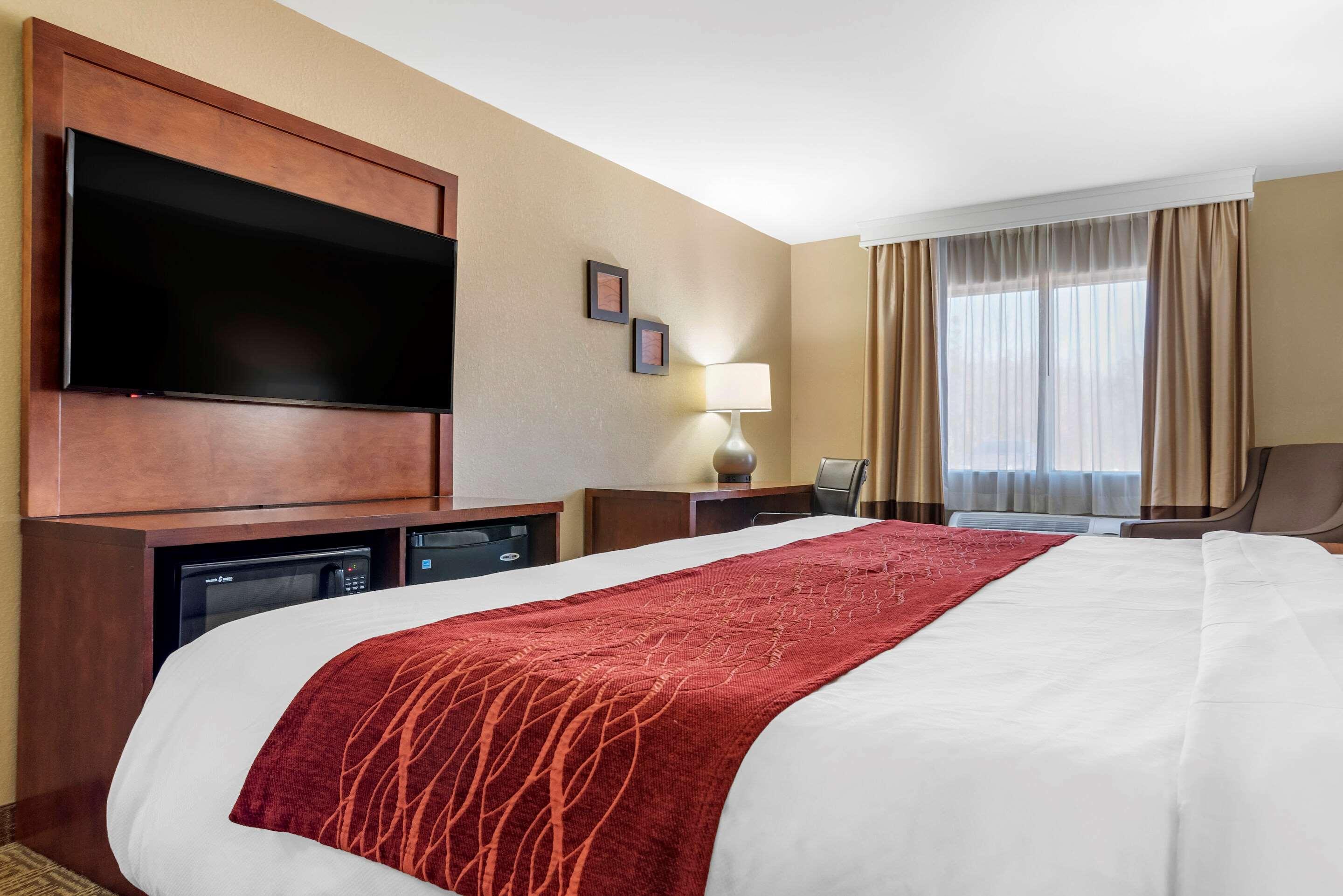 Comfort & I-20 Hotel